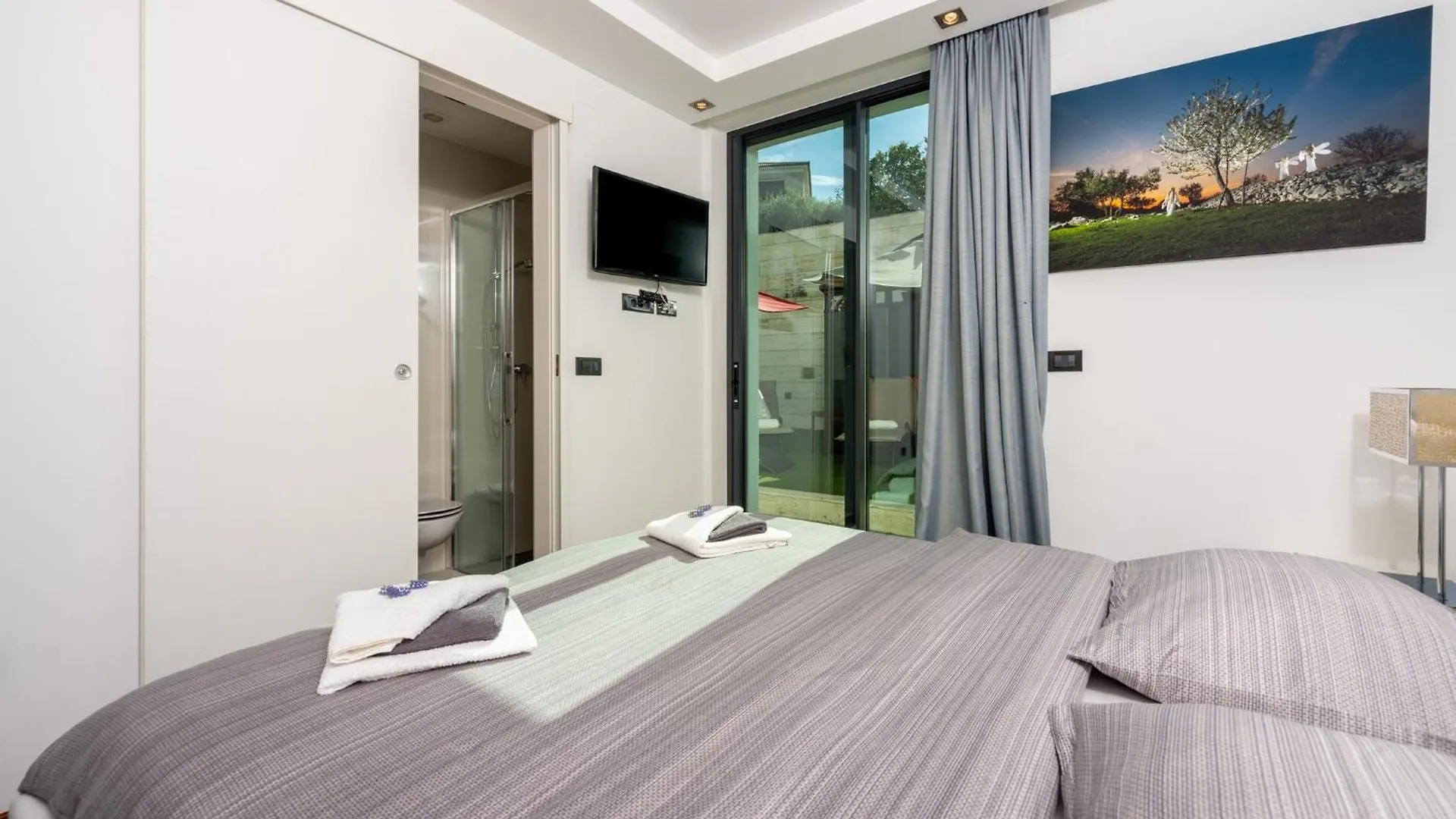 Apartment Linea Malinska 0*,  Croatia